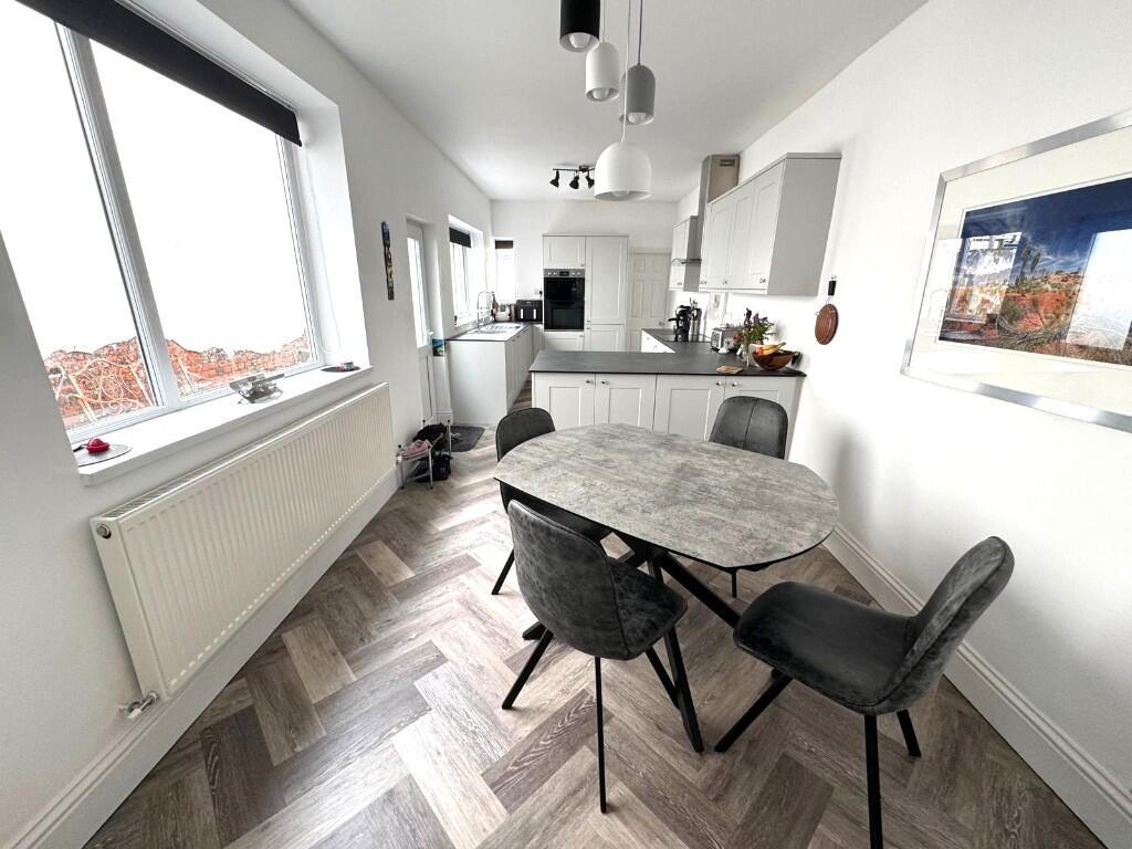 FITTED KITCHEN/DINER