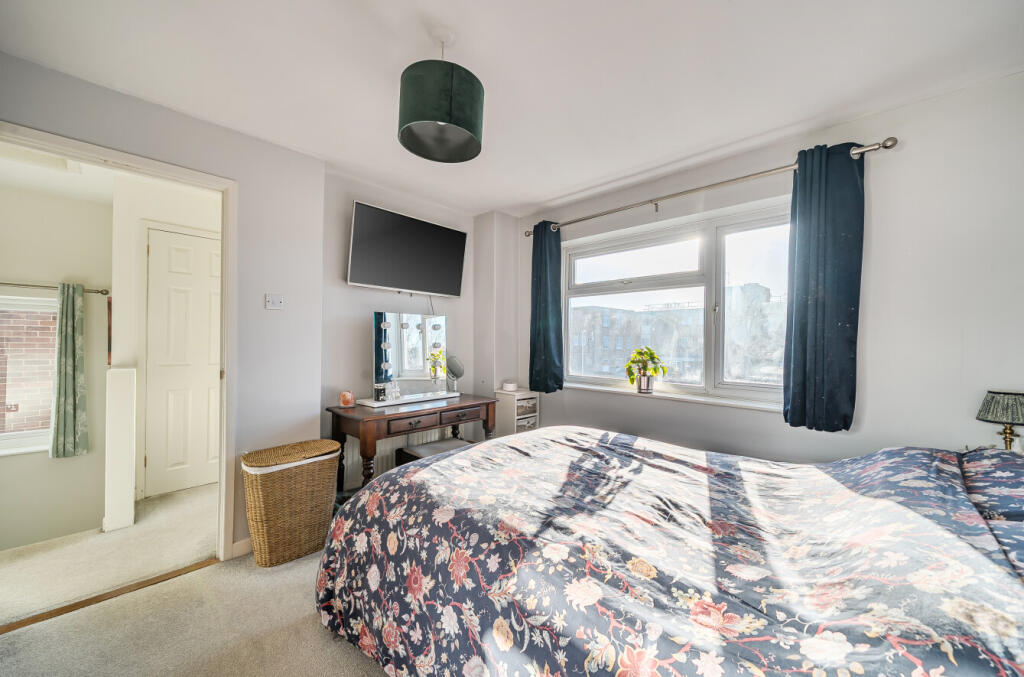 13866522069304e14e3215