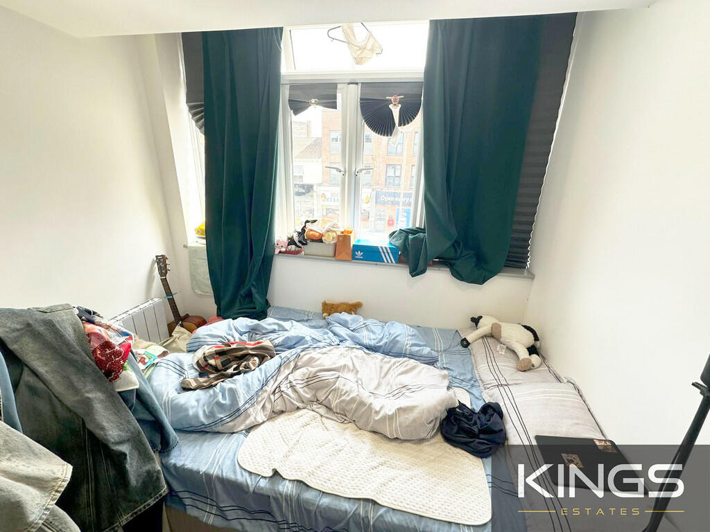 Flat 3, 43 London...