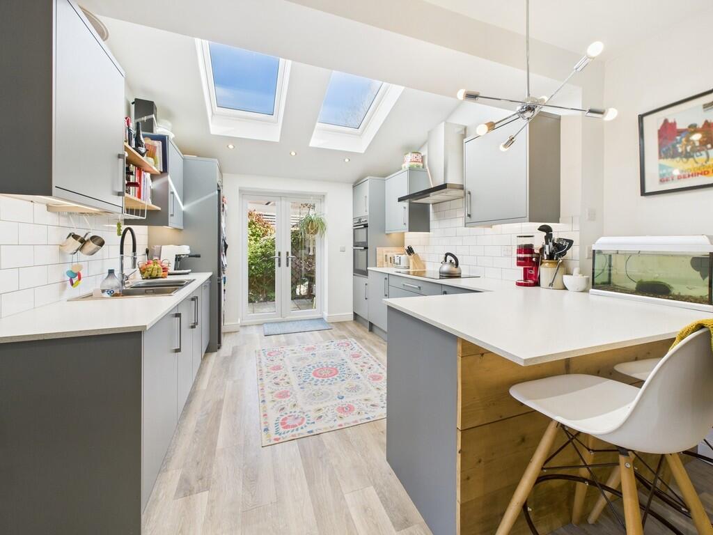 CAM02854G0-PR0330...