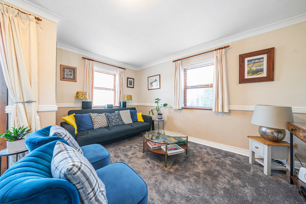 Living/Dining Roo...