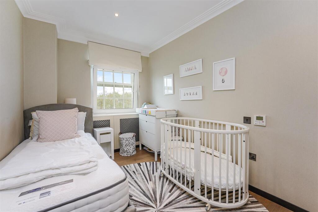 Flat 28, Ovington Court  (12).jpg