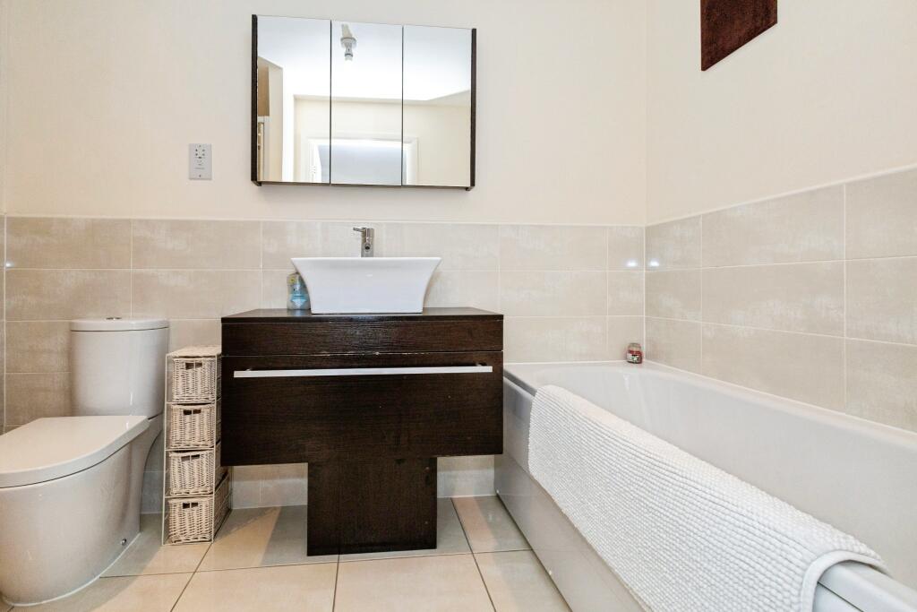 En-Suite Bathroom
