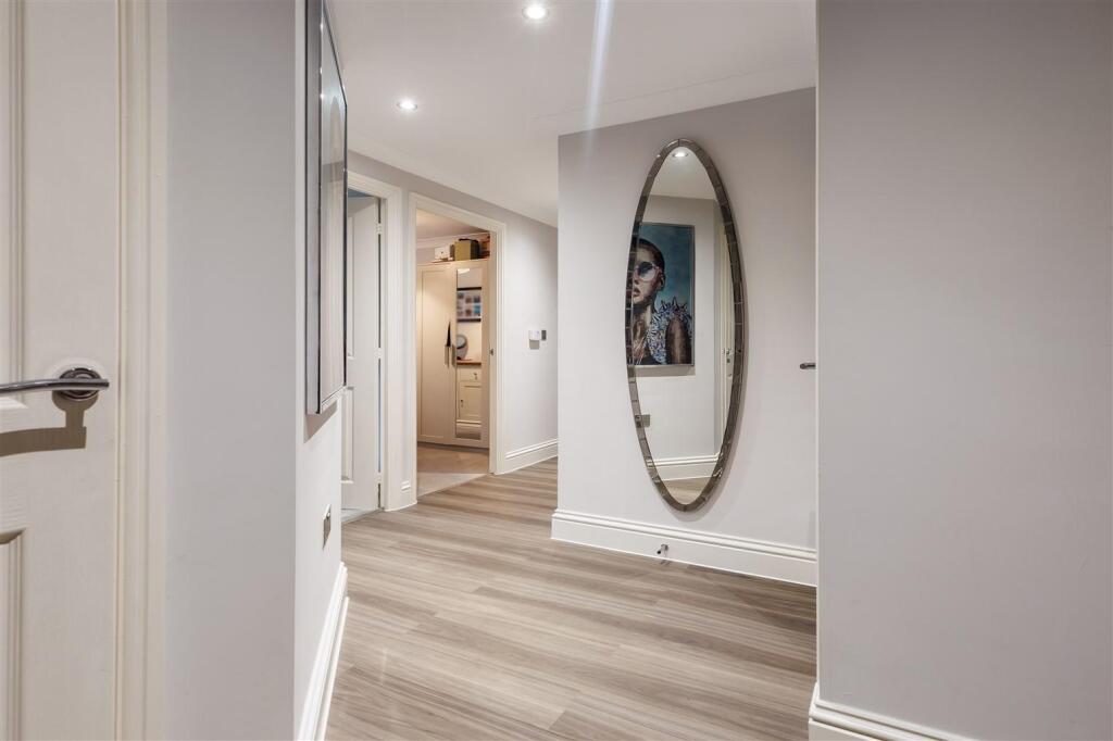 26 College Cl,   (1).jpg