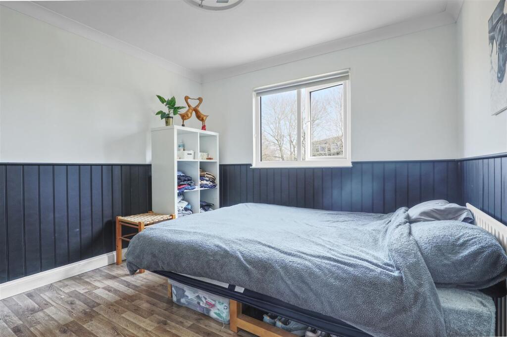 bed 2.jpg