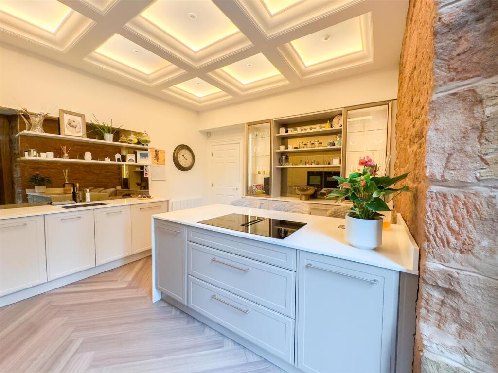 Kitchen/Dining