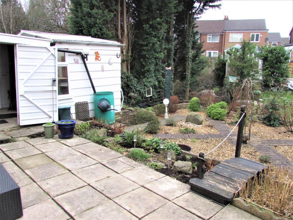 ThornAve12gdn2.JPG