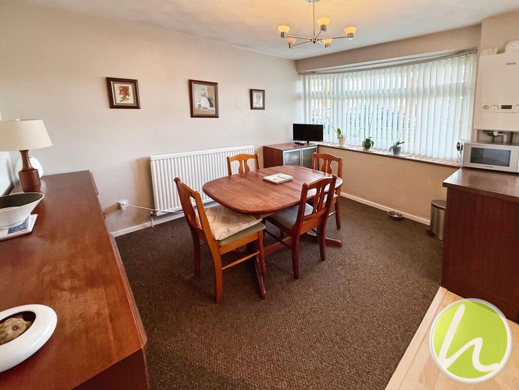 Kitchen/ Dining Room