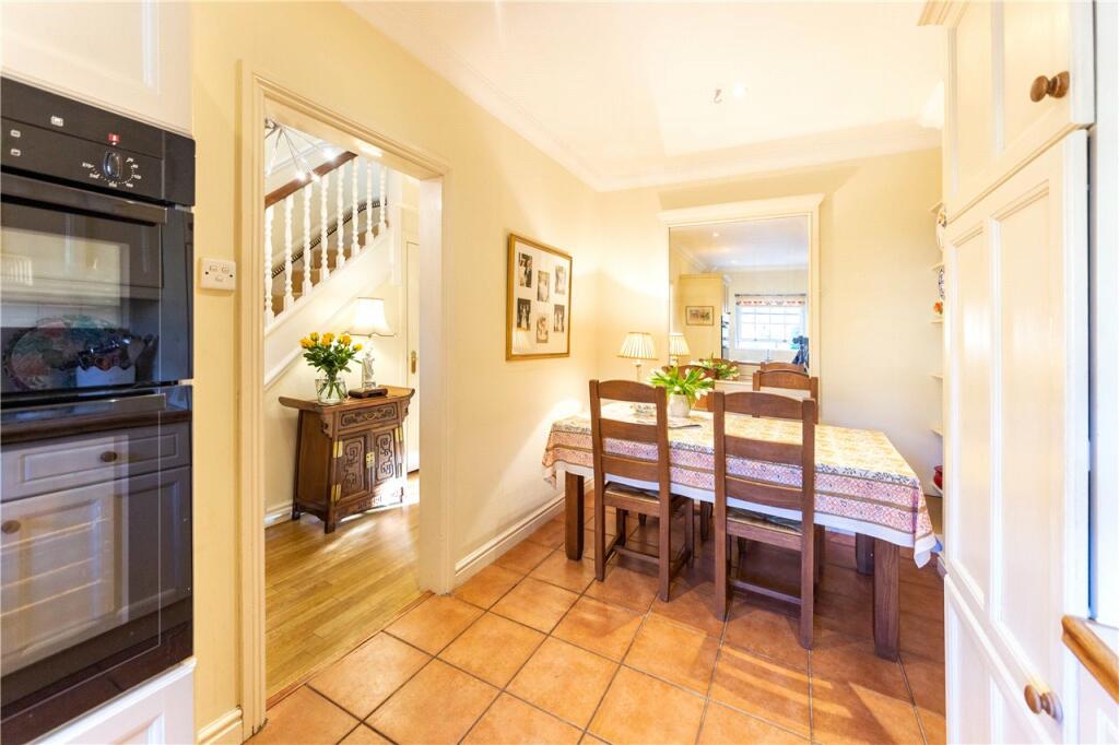 Kitchen/Dining Area