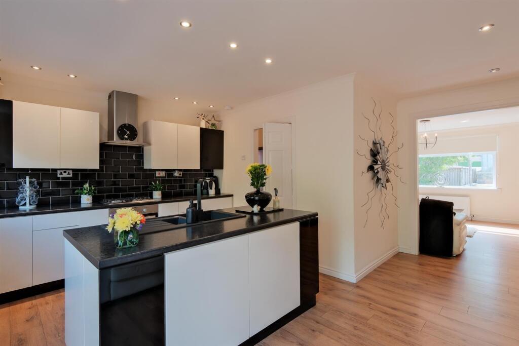 021-66 Morningside Road Newmains ML2 9QN.jpg