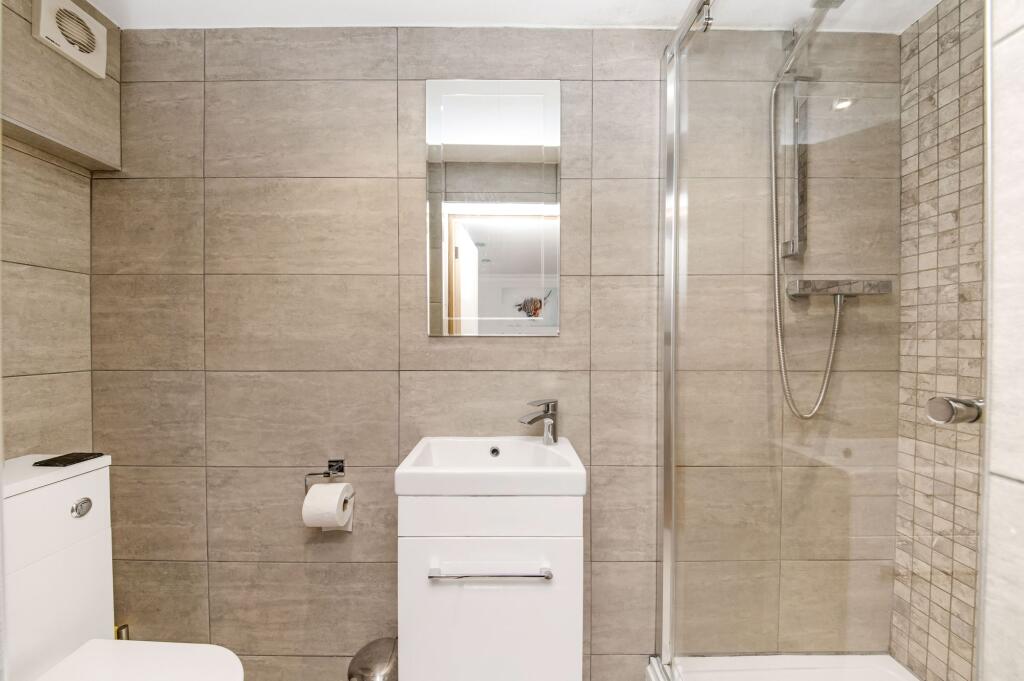 EN-SUITE TO BEDROOM FOUR