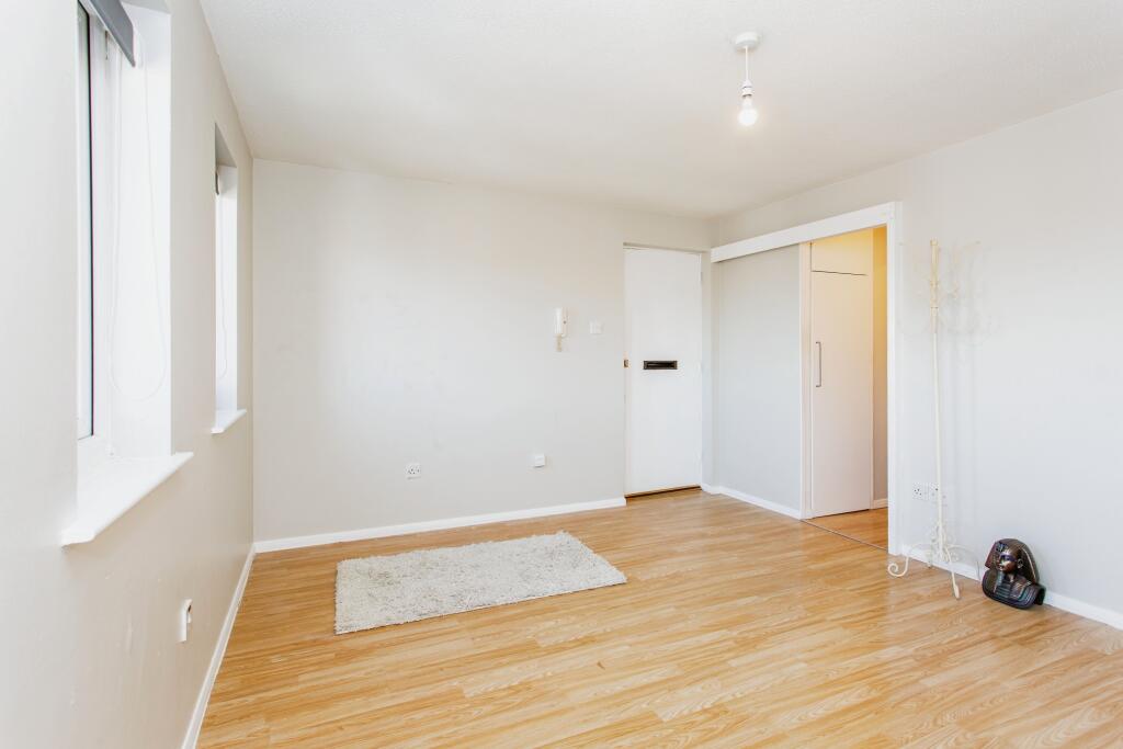 Living/Bedroom Area
