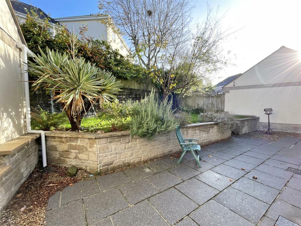 Aberdeen Avenue 67 - Garden 2.jpg
