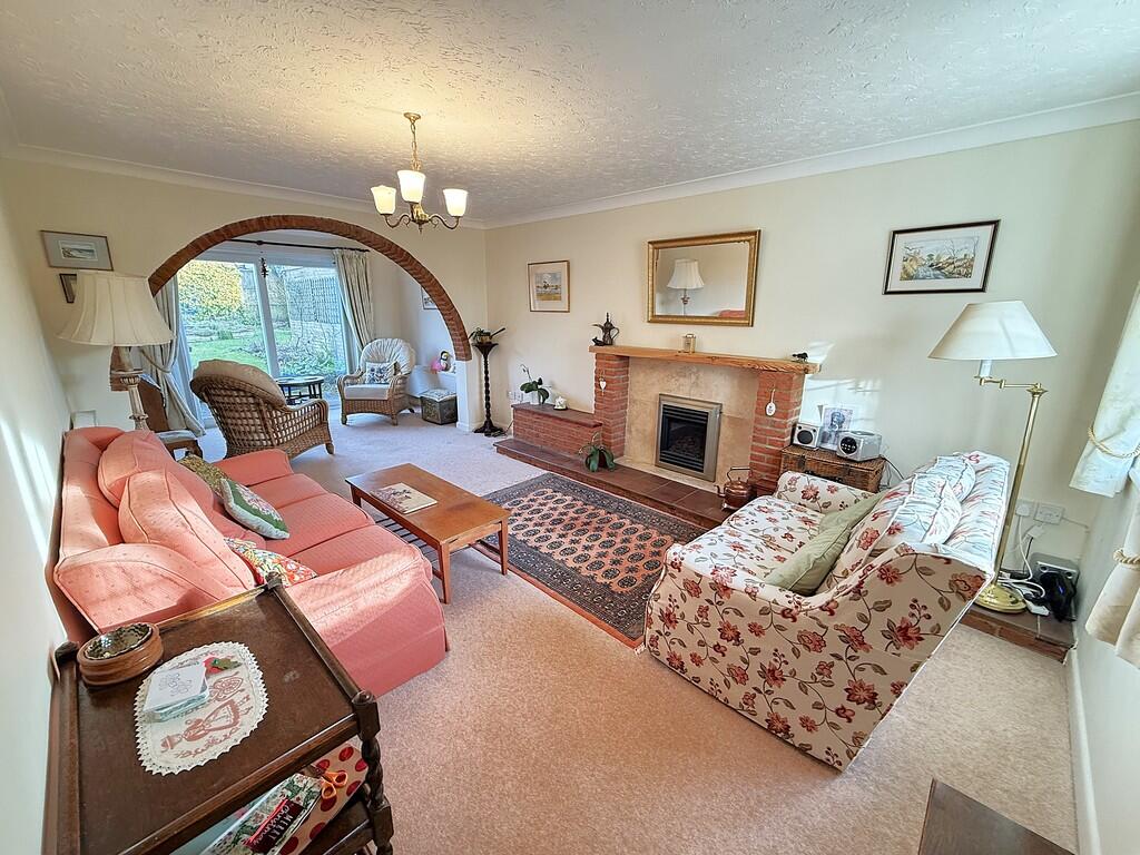 LIVING ROOM 1
