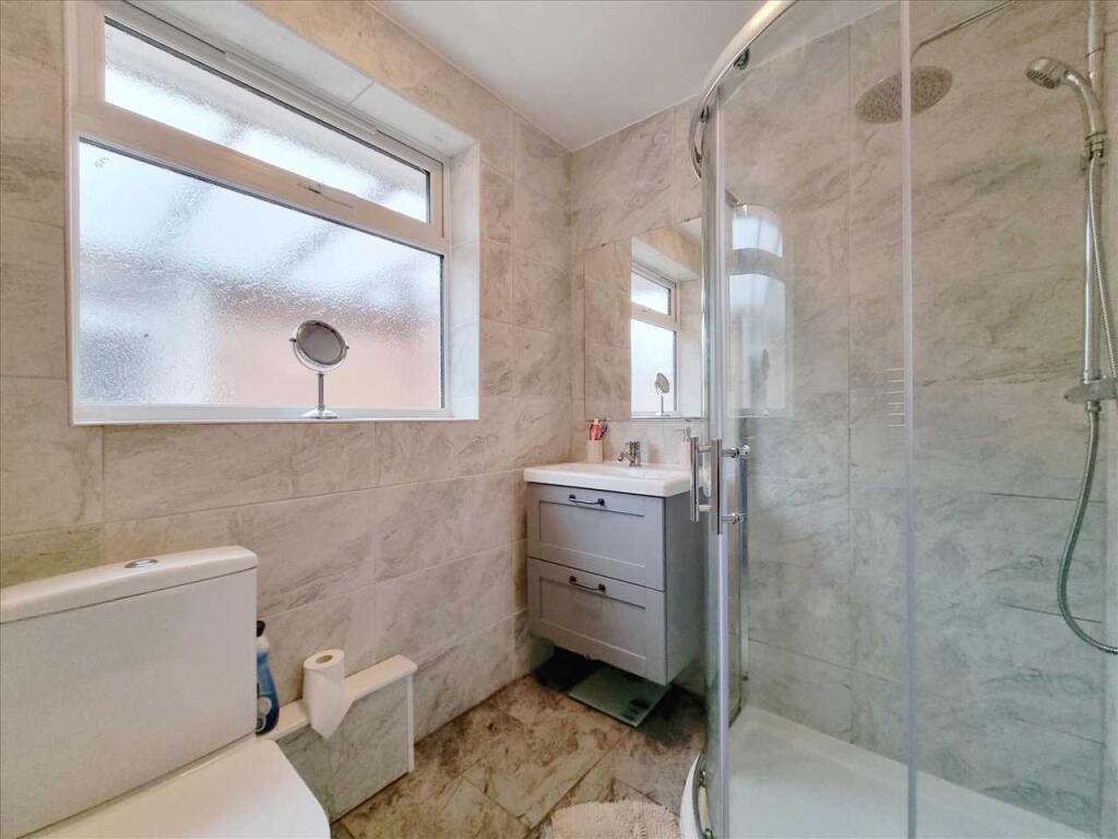 Shower Room: