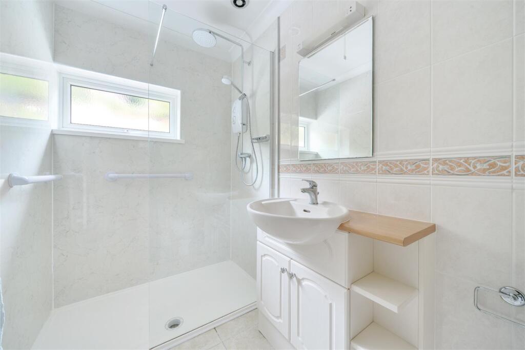 Crescent Gdns. Shower Room.jpg