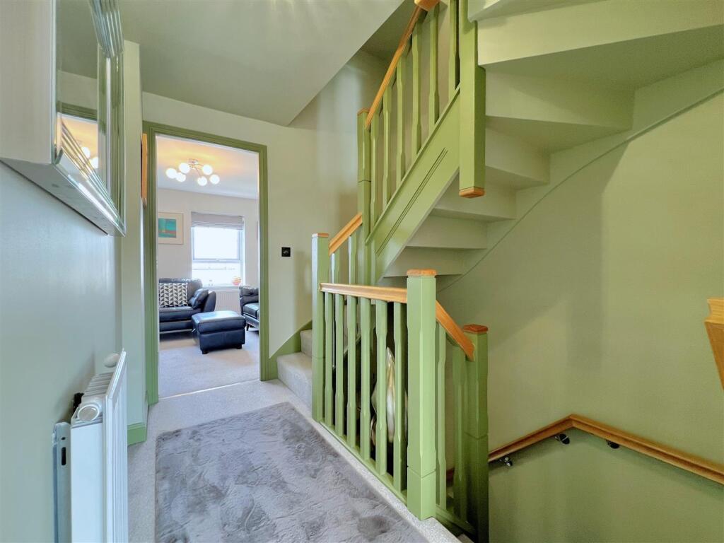 1st floor landing.jpg