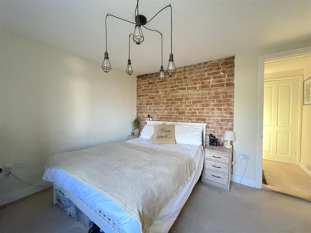 Bedroom One (2).jpeg