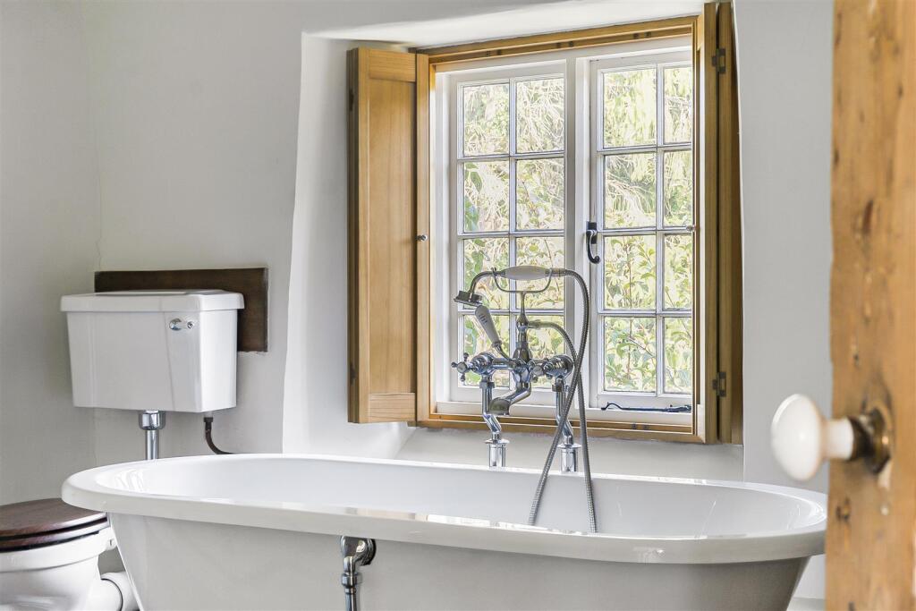 Lower End Farmhouse, 10 High Street South, Tiffiel
