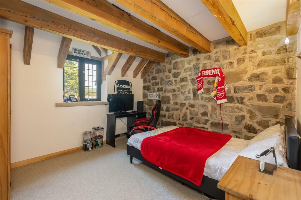 Overfield Lodge Bedroom 5.jpg
