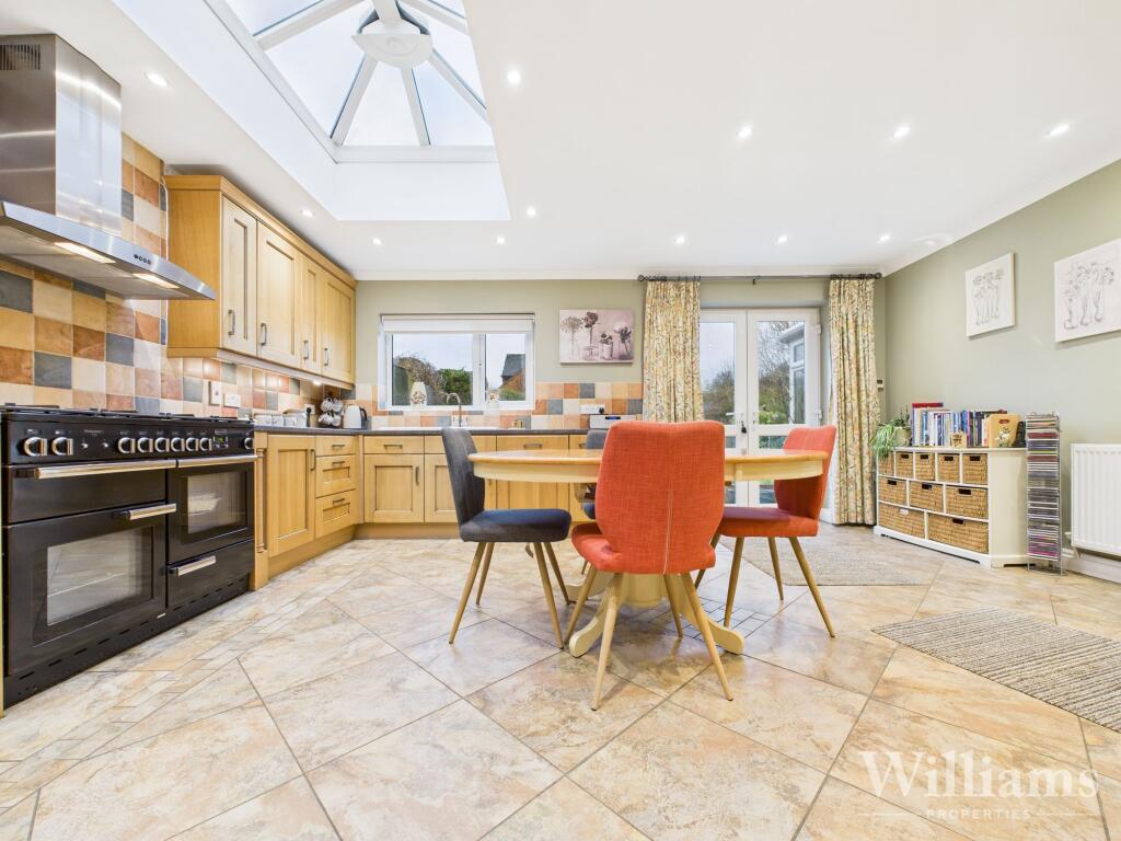 Kitchen/Breakfast Room