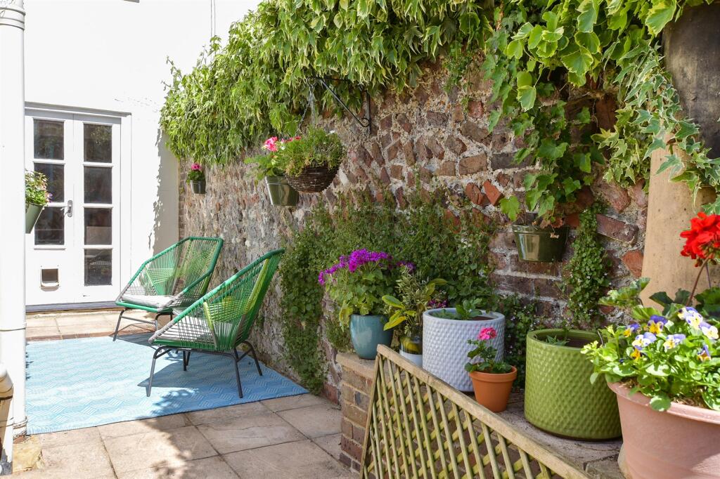 External Lifestyle Photograph