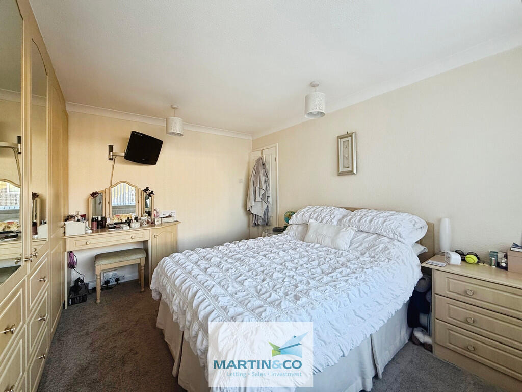 f9fd32cc--4B16-8A...