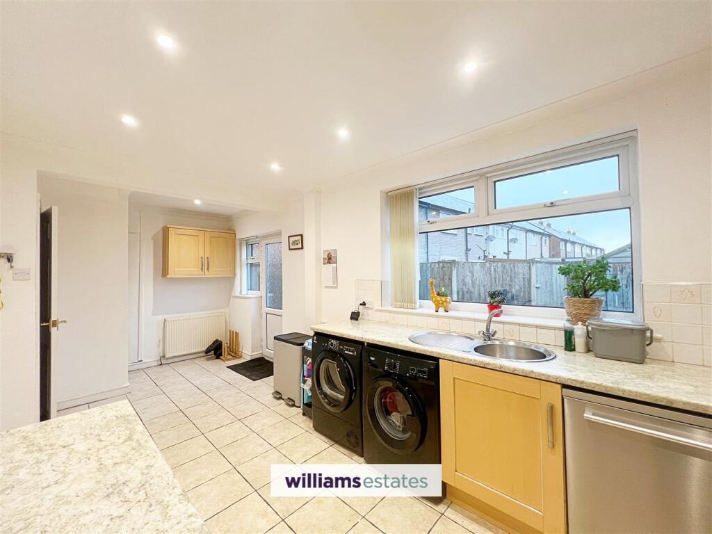 Heol Clwyd, St. Asaph