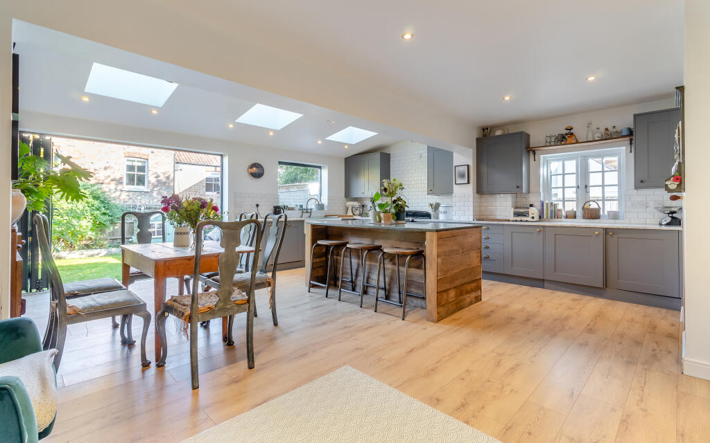 Kitchen/Breakfast