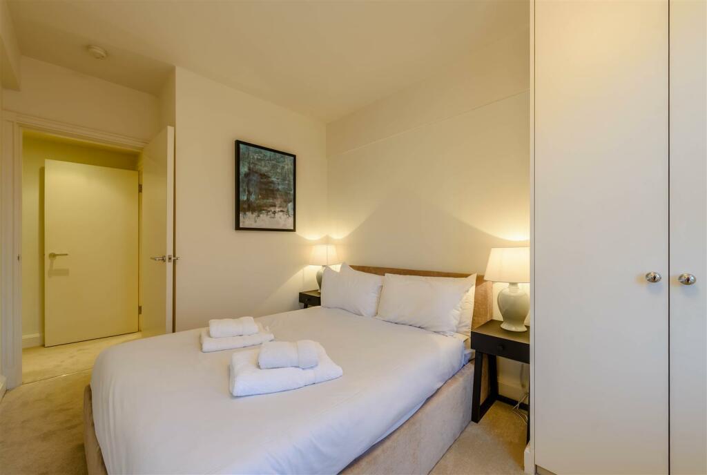 8447084-interior_30.jpg