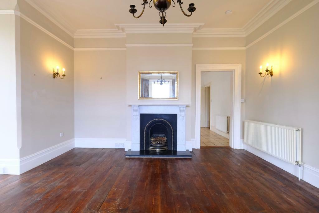Fireplace, cornices &amp; picture rails