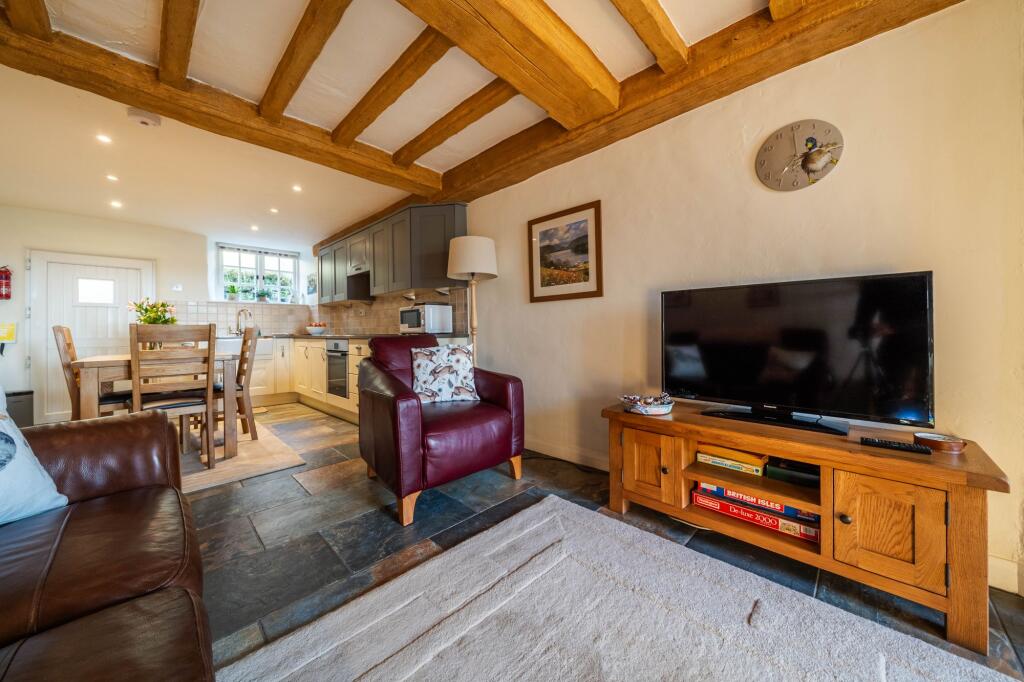 OPEN PLAN KITCHEN/LIVING