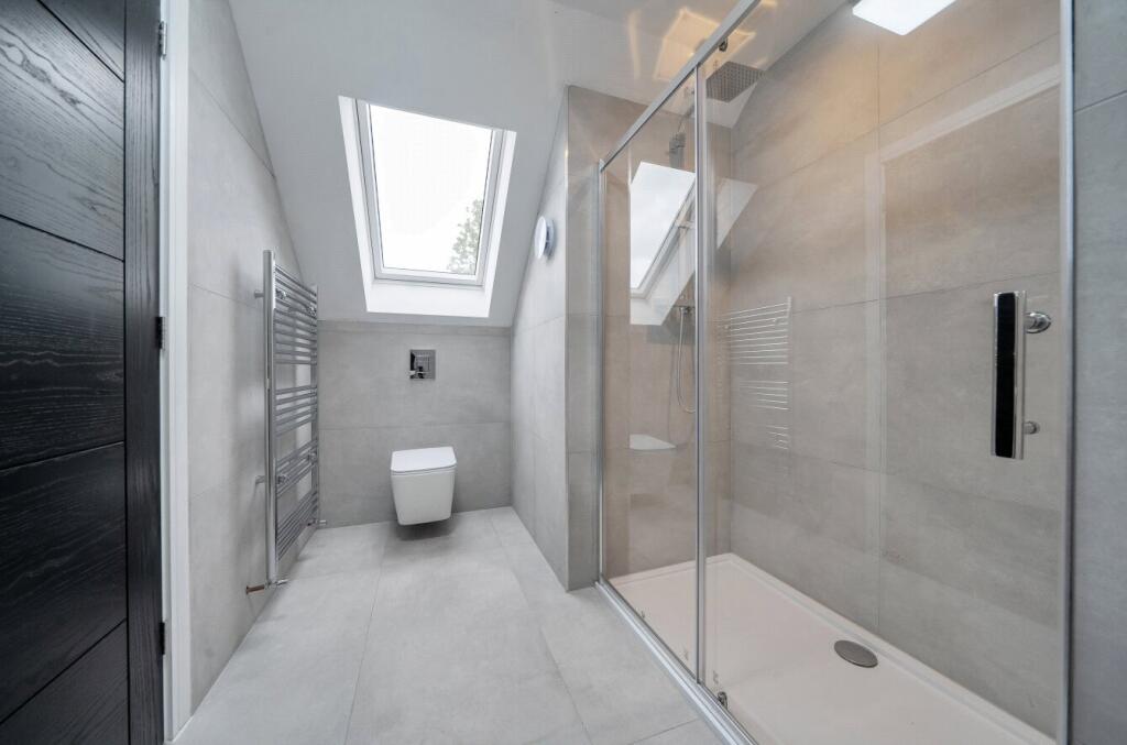 1363819-5-68e5158...