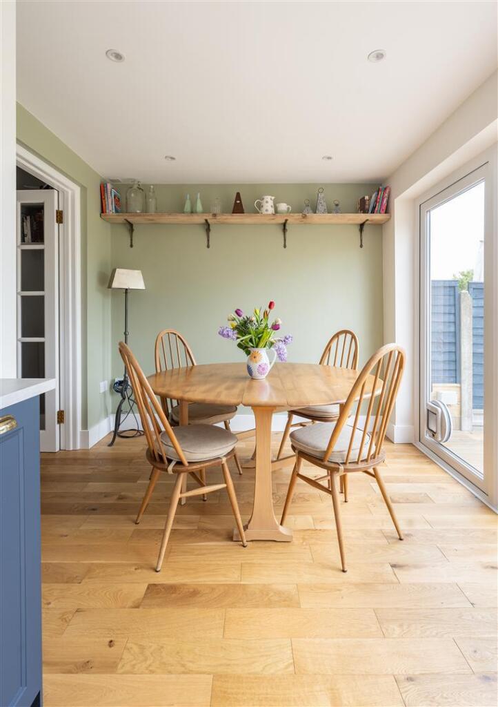 Hawkdene, E4