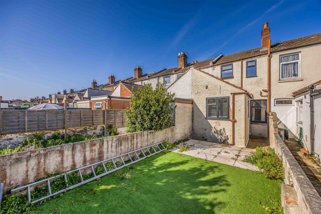 62 Lynn Road, Fratton-Small-PorticoMarketing-SoldB