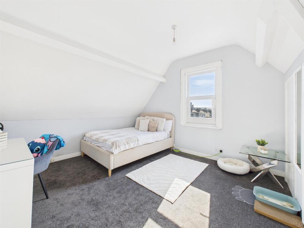 Bedroom:
