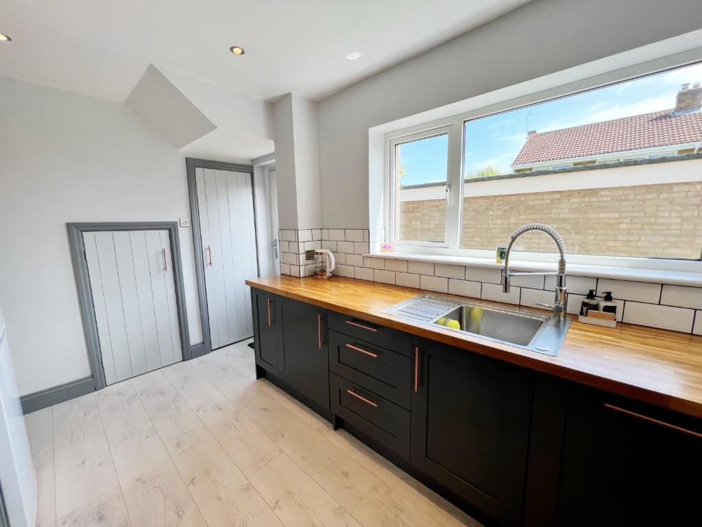 Kitchen 4.jpg