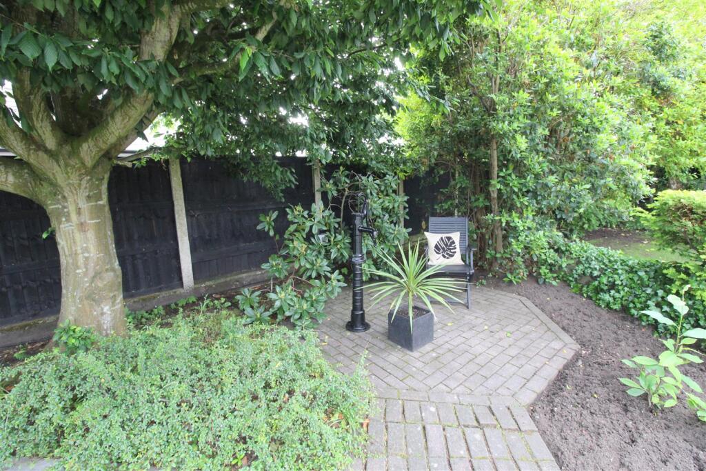 Fieldway, 4 Outside 4.JPG