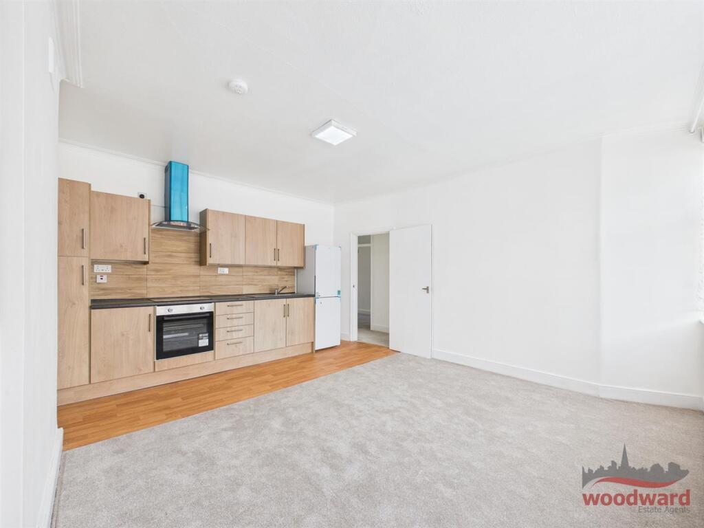 Kitchen/ Living Area