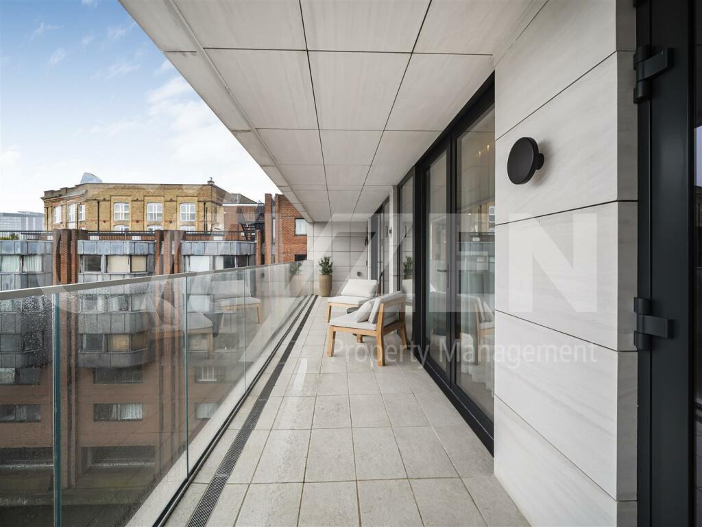 SOUTH FACING BALCONY