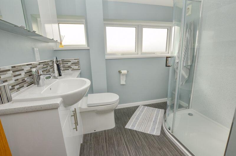 HOUSE SHOWER ROOM