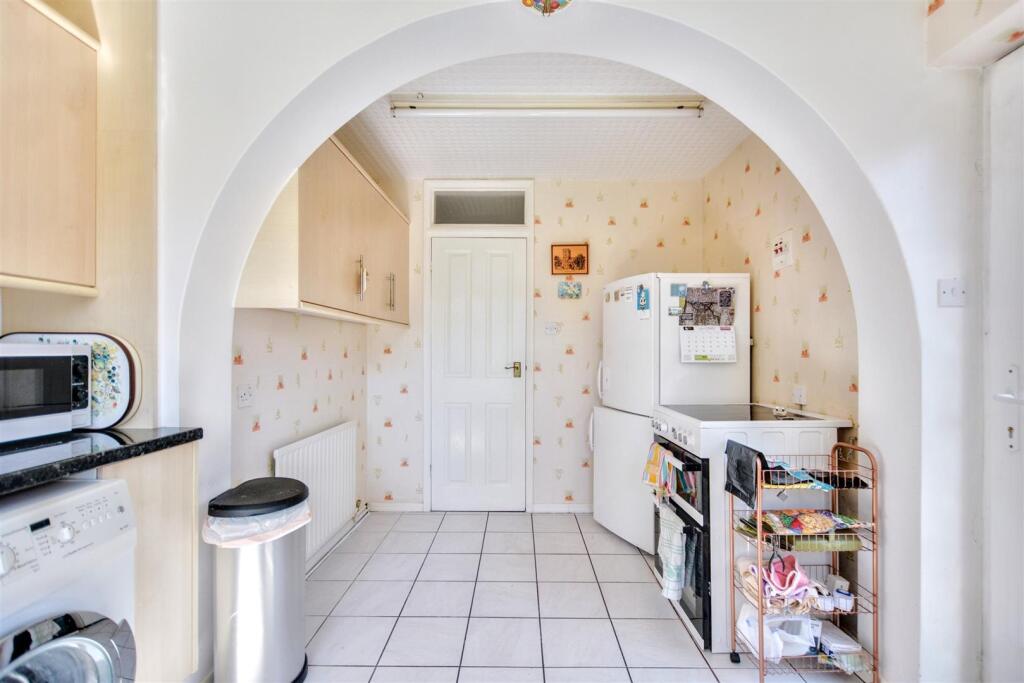Kitchen_2.jpeg
