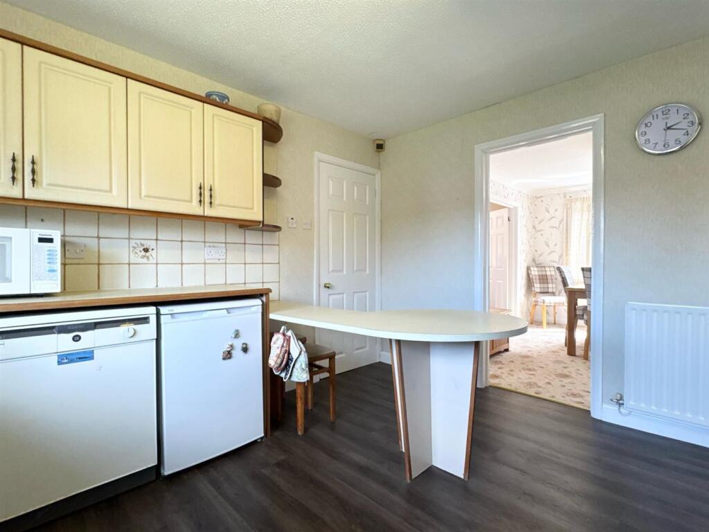 Kitchen 3.jpg
