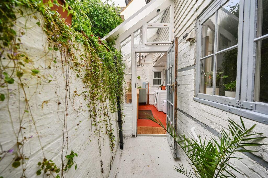 5 ST MARYS TERRACE - TN343LS (8).jpg