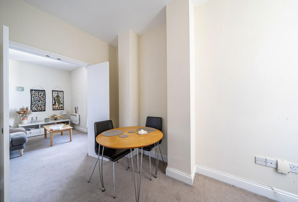 1354383-6-68c2d72...