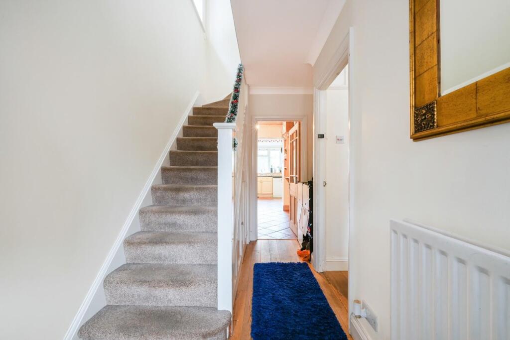 ASHURST ROAD (12).jpg