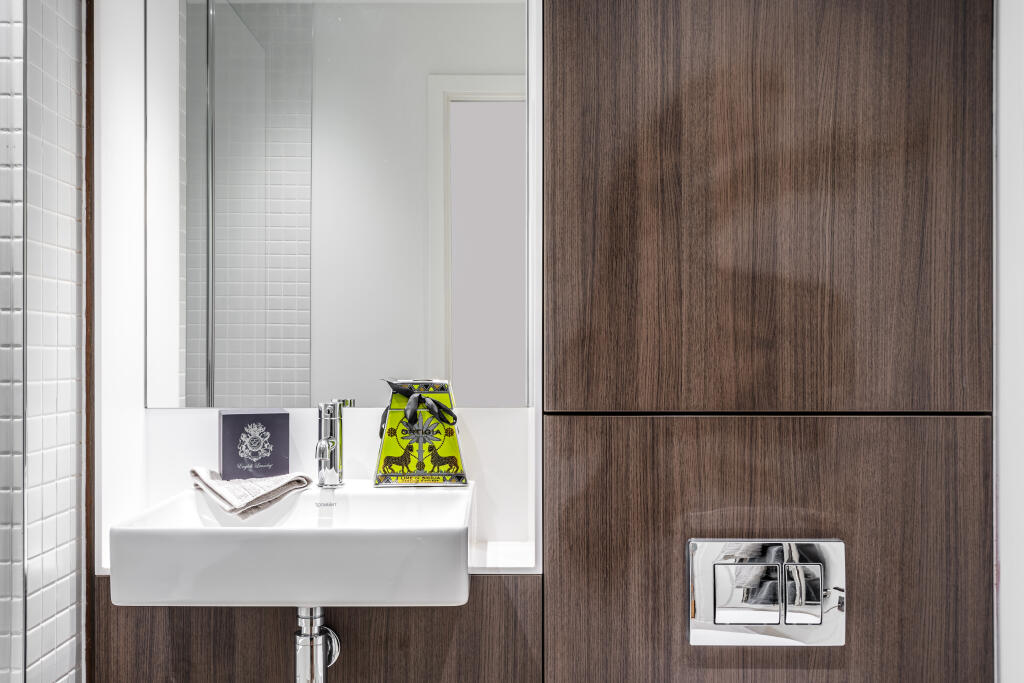 Blackburn House 23 - 27.jpg