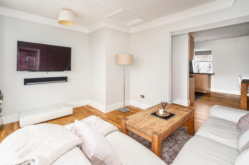 Top-Floor-Apartment-_0c21-1fe2-f2f9-70a2-8473-547e