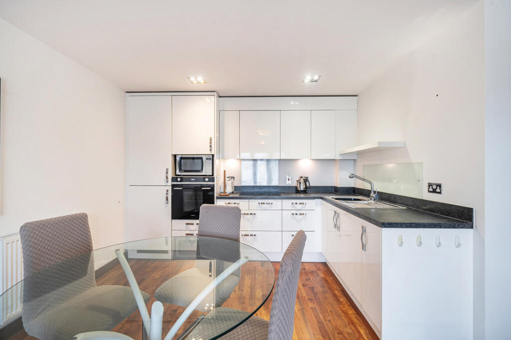 1384786-6-6925c4f...