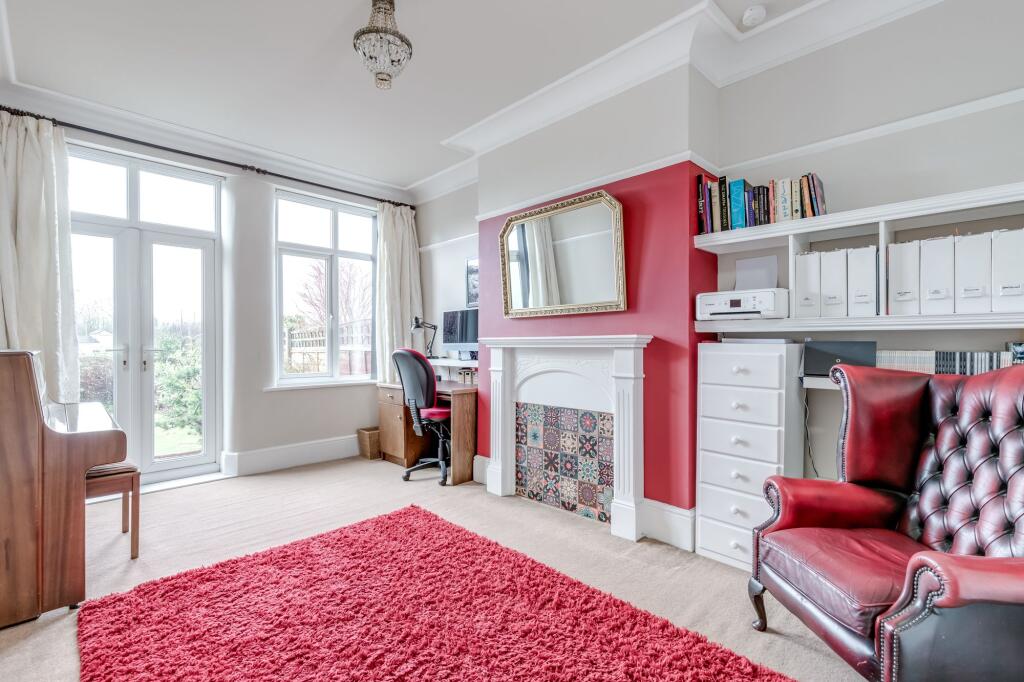 Sitting Room/Dining Room